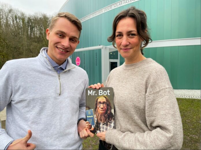 MR. Bot_Louis Vosse_Jennifer Theisen Sie haben das KI-System entwickelt: Louis Vosse und Jennifer Theisen. Foto: Neanderrhal-Museum
