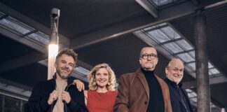 Kom(m)ödchen macht die Erkrather Stadthalle voll Ausverkauftes Gastspiel des neuen Programms „Nö. Eine Entgleisung“. Foto: Christian Rolfes