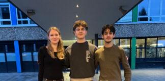 Junge Ratinger haben eine geniale Idee für Solaranlagen Maya Klein, Jan Schoppe und Onur Sicak vom Carl Friedrich von Weizsäcker-Gymnasium dürfen beim Pitch Event von „Jugend gründet“ in Münster antreten. Foto: „Jugend gründet