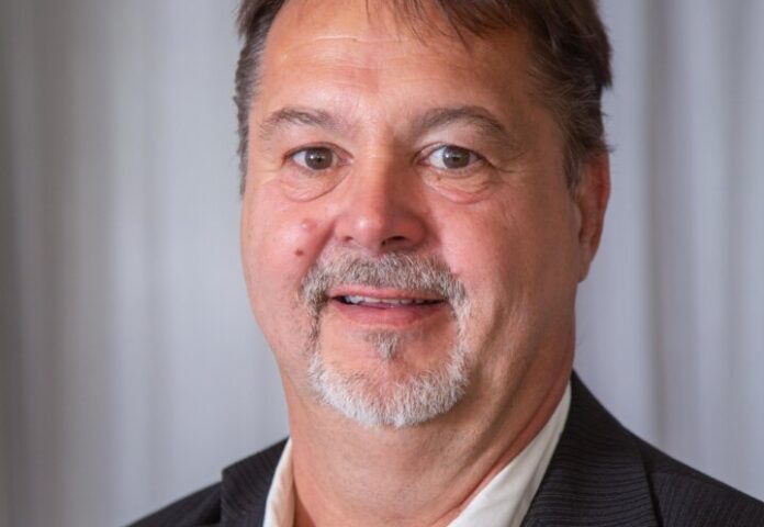 Feier zum Gewerkschaftsjubiläum der IG Bau, Bezirksverband Düsseldorf Tino Brüning wurde als Chef der IG BAU für den Kreis Mettmann wiedergewählt. Foto: IG BAU/Karsten Schöne