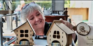 Kreative Handarbeiten im Golden Café Heiligenhaus