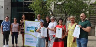 In der Steuerungsgruppe Fairtrade-Stadt Ratingen engagieren sich Personen aus Vereinen, Kirchengemeinden, Bildungseinrichtungen, Politik und Verwaltung sowie Einzelhandel- und Gastronomie für die Stärkung des Fairen Handels auf lokaler Ebene. Foto. Stadt Ratingen