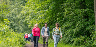 Wanderwoche durch das Neanderland: Noch gibt es freie Plätze Am Samstag, 18. April, fällt der Startschuss für die sechste Neanderland Wanderwoche. Foto: Kreis Mettmann / Dennis Stratmann