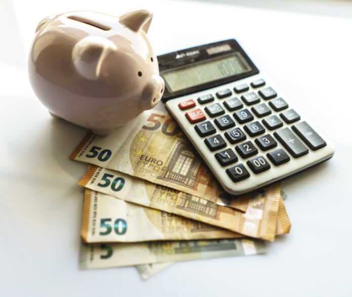 20260429_Tipp Riester-Reform_adpic Die Verbraucherzentrale NRW gibt Tipps rund um die private Altersvorsorge. Foto: VZ NRW/adpic