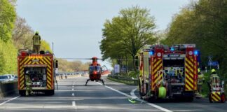 Massenkarambolage auf der A52 bei Ratingen: Fünf Verletzte Der Einsatz auf der A52. Foto: Feuerwehr Ratingen