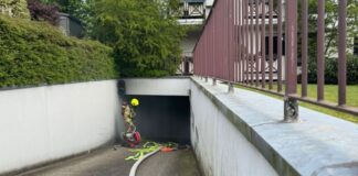 Oldtimer-Abgase rufen Feuerwehr auf den Plan Der Einsatz in Hösel. Foto: Feuerwehr Ratingen