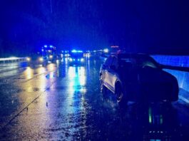 Feuerwehr: Unfall auf der A3 bei Ratingen Die Einsatzstelle auf der A3 bei Ratingen. Foto: Feuerwehr Ratingen