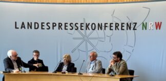 Austausch zu Populismus mit dem katholischen Kreisdekanat Ralf Gassen, Detlef Tappen (Kreisdekanat Mettmann), Martin Sträßer MdL, Elisabeth Müller-Witt MdL und Mark Draser (Katholisches Büro NRW). Foto: Team Martin Sträßer