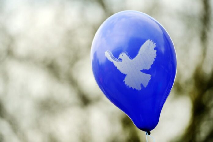 Ostermärsche Tausende Menschen werden wieder zu den traditionellen Ostermärschen erwartet. (Symbolbild)