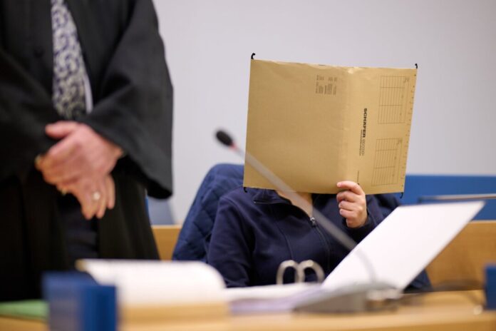 Prozess wegen Isolation eines Kindes Die Großeltern mütterlicherseits sind wegen Beihilfe angeklagt. (Archivbild)