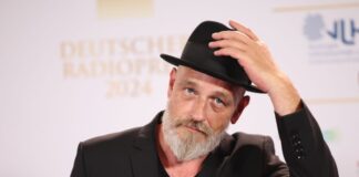 Abgesagte Auftritte: Torsten Sträter hat einen Tumor Torsten Sträter nennt Grund für abesagte Auftritte: Er hat eine Tumorerkrankung. (Archivbild)