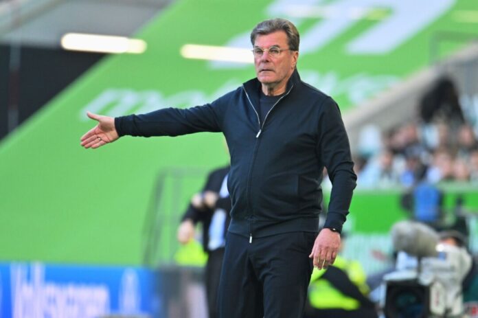 VfL Wolfsburg - Borussia Mönchengladbach Wolfsburgs Trainer Dieter Hecking rechnet mit einem Dreikampf um den Klassenerhalt.