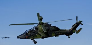 Bei den Übungen werden Kampfhubschrauber nachts im Tiefflug unterwegs sein. (Archivbild)