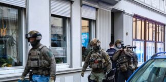 Die Ermittlungen der Polizei zu dem Streit laufen noch.