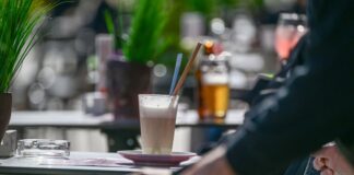 Gastgewerbe leidet immer noch unter Corona-Einbruch Das Gastgewerbe in NRW hat den Einbruch der Corona-Jahre immer noch nicht ausgeglichen. (Symbolbild)