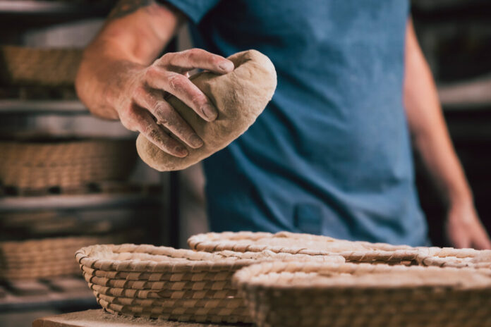 Backen ist Handwerk Bäckereien im Kreis Mettmann setzen auf Brötchen, die „lecker und fair“ sind. Foto: NGG/Tobias Seifer