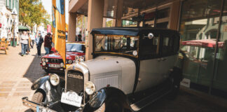 Auch historische Automobile sind regelmäßig bei der Ratinger Veranstaltung zu bestaunen, hier der fast 100 Jahre alte Citroen von Rolf Wiechert, Bild: Alexander Heinz