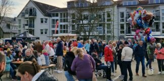 Erster Feierabendmarkt der Saison in Wülfrath
