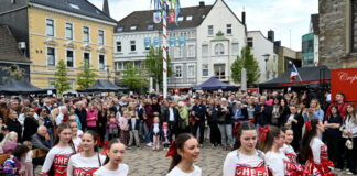 Saisonautakt nach Maß: Velberter Feierabendmarkt lockt Massen in die City