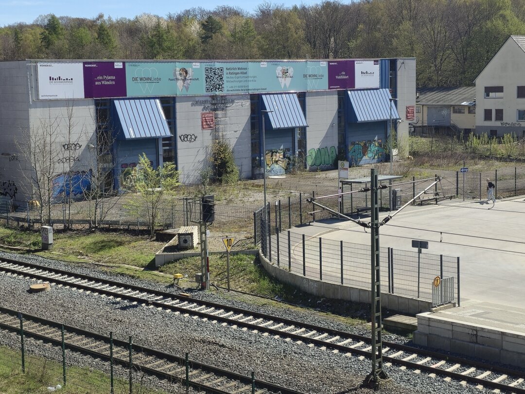 Hinter der Fassade der ehemaligen Tapetenfabrik ist viel Platz für zukünftige Stadtteilentwicklung, Bild: Alexander Heinz