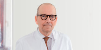 Kostenfreier Chefarzt-Vortrag: Verengung der Halsschlagader Dr. med. Udo Huberts, Chefarzt der Klinik für Gefäßchirurgie. Foro: EVK Mettmann