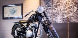 Führung durch die stadtgeschichtliche Sammlung im Museum Ratingen Motorroller, Modell Königin, Hoffmann-Werke, vor 1954, Foto: Maik Grabosch