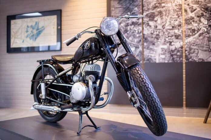 Motorrad_Hoffmann-Werke Motorroller, Modell Königin, Hoffmann-Werke, vor 1954, Foto: Maik Grabosch
