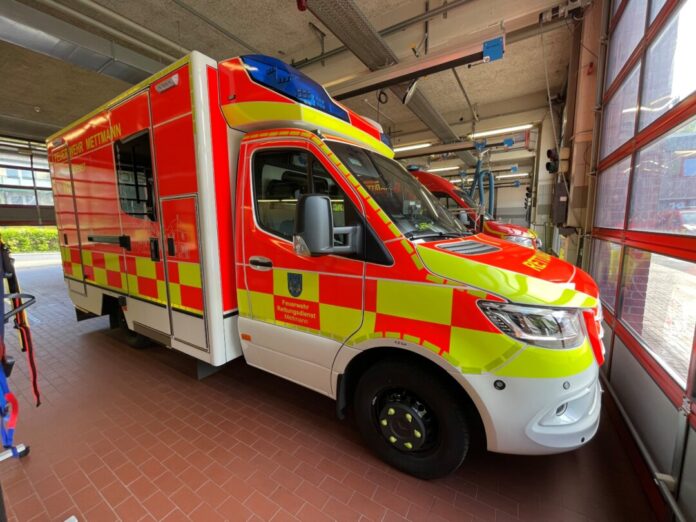 RTW Ein Rettungswagen (RTW) in der Wagenhalle der Wache Laubacher Straße. Foto: Kreisstadt Mettmann