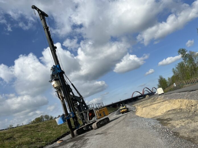 Rüttelstopfsäulen Per Rüttelstopfverdichtung wird der Boden bearbeitet. Foto: Autobahn GmbH des Bundes