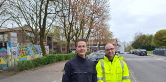 Bürgermeister André Bär (l.) und Benjamin Nowak (r.), Abteilung Sicherheit und Ordnung. Foto: Kreisstadt Mettmann