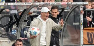 St. Paulis Blessin bemerkt Abstiegskampf im Auto mit Ehefrau St. Paulis Trainer Alexander Blessin. (Archivbild)