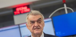 Palantir-Vertrag läuft aus – Polizei sucht neue Software NRW-Innenminister Herbert Reul (CDU) sucht eine neue Recherche-Software für die Polizei. (Archivbild)