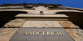 In einem Prozess vor dem Landgericht Mönchengladbach hat ein ehemaliger Mitarbeiter des Sozialamts einen Millionenbetrug eingeräumt (Archivbild).