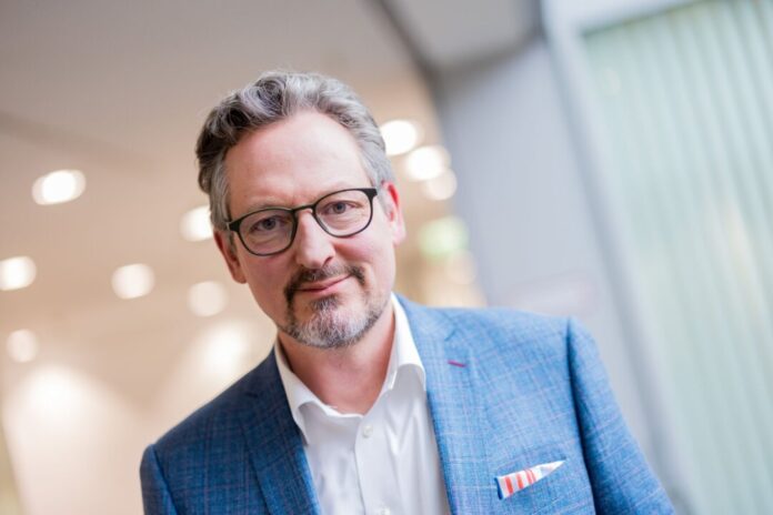 Hirschhausen: Deepfakes bringen die Demokratie ins Wanken Eckart von Hirschhausen ist selbst schon Opfer von Deepfakes geworden. (Archivbild).