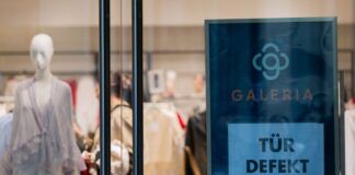 Galeria-Chef Hellenbock räumt Schwankungen der Liquidität ein.