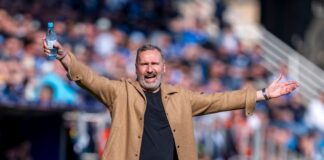 Euphorie in Kiel? «Warum auf die Bremse treten?» Will endlich auch zu Hause gewinnen: Holstein Kiels Trainer Tim Walter. (Archivbild)