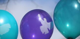 Hunderte Teilnehmer bei ersten Ostermärschen Die traditionellen Ostermärsche sollen Zeichen für den Frieden setzen. (Archivbild)