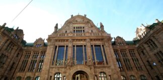 Schwarze Bildschirme - Richter in NRW klagen über IT-Probleme (Archivbild)