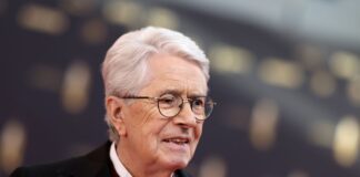 Moderator Frank Elstner erhält den Grimme-Preis für seine Verdienste um das Fernsehen und sein Engagement für Parkinson-Erkrankte. (Archivbild)