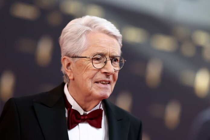 Frank Elstner Moderator Frank Elstner erhält den Grimme-Preis für seine Verdienste um das Fernsehen und sein Engagement für Parkinson-Erkrankte. (Archivbild)