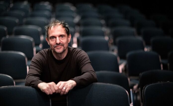 Programm-Pressekonferenz vor den Ruhrfestspielen Festival-Chef Kröck will an der Einladung der Theatergruppe aus Teheran festhalten - dann eben im nächsten Jahr. (Archivbild)