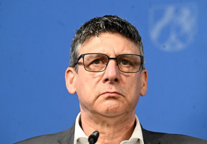 Knut Giesler, IG Metall-Chef NRW «Ungeheuerlich» findet es der nordrhein-westfälische IG-Metall-Chef Knut Giesler, dass die Mitbestimmung nicht informiert wurde. (Archivbild)
