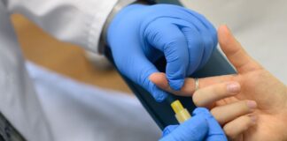 NRW-Gesundheitsminister Laumann fordert von seiner Parteifreundin Nina Warken eine Nachbesserung ihrer Reformpläne. (Symbolbild)