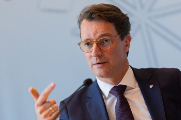 Landespressekonferenz - Ministerpräsident Wüst Nordrhein-Westfalens Ministerpräsident Hendrik Wüst (CDU) zählt vor der Landespressekonferenz auf, welche Themen ihn derzeit am meisten bewegen.