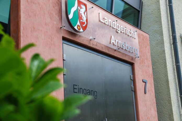 Prozess um Veruntreuung bei Infineon-Tochter erneut vertagt Das Landgericht Arnsberg hat über den Befangenheitsantrag noch nicht entschieden. (Symbolbild)