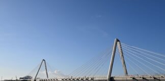 Neben der ersten neuen Leverkusener Rheinbrücke der A1 entsteht eine zweite neue Brücke. (Archivbild)