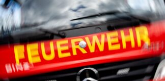 Bei einem Wohnhausbrand in Rietberg-Mastholte ist eine 91 Jahre alte Frau lebensgefährlich verletzt worden. (Symbolbild)