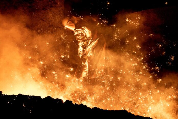 Stahlindustrie Die Rohstahlproduktion in Deutschland hat sich im ersten Quartal im Vergleich zum Vorjahreszeitraum leicht erholt. (Symbolbild)