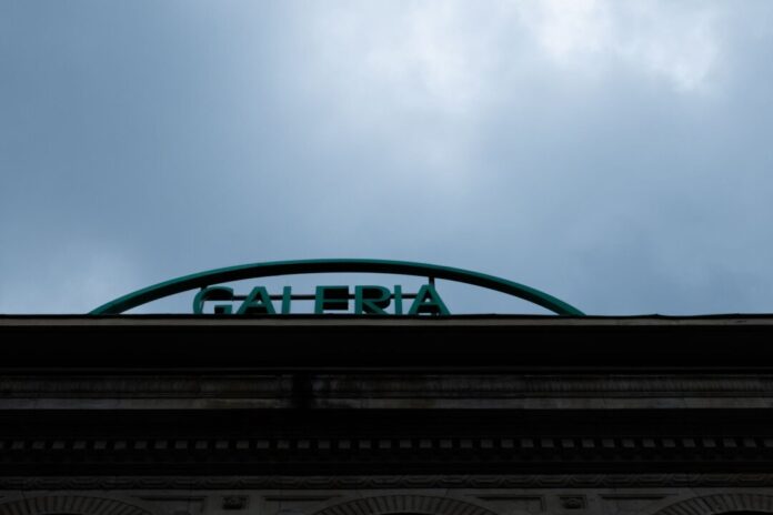 Galeria in Köln Die Warenhauskette Galeria hat 83 Filialen in rund 70 Städten.