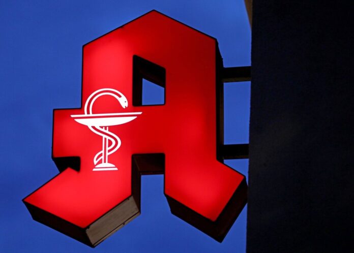 NRW fordert stabilere Lieferketten für Arzneimittel Deutschland darf sich nicht aus Preisgründen von existenziell wichtigen Medizinlieferungen aus dem Ausland abhängig machen, mahnt Nordrhein-Westfalens Gesundheitsminister Karl-Josef Laumann (CDU). (Symbolbild)